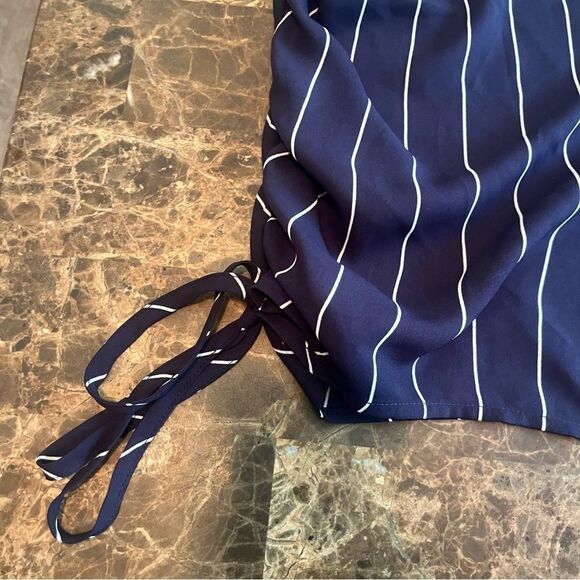 Belle Sky One Shoulder Pinstripe Blouse Size Large Blue & White - Picture 10 of 10